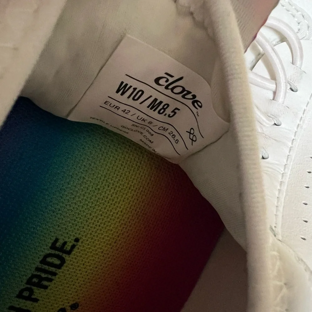Clove‎ Rainbow Soul White Limited Edition Pride Rainbow nursing sneakers W10